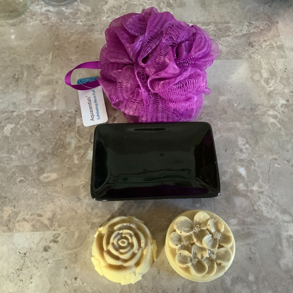 Spa Set Puff Exfoliating Ginger Oatmeal  Soap & Soap Dish